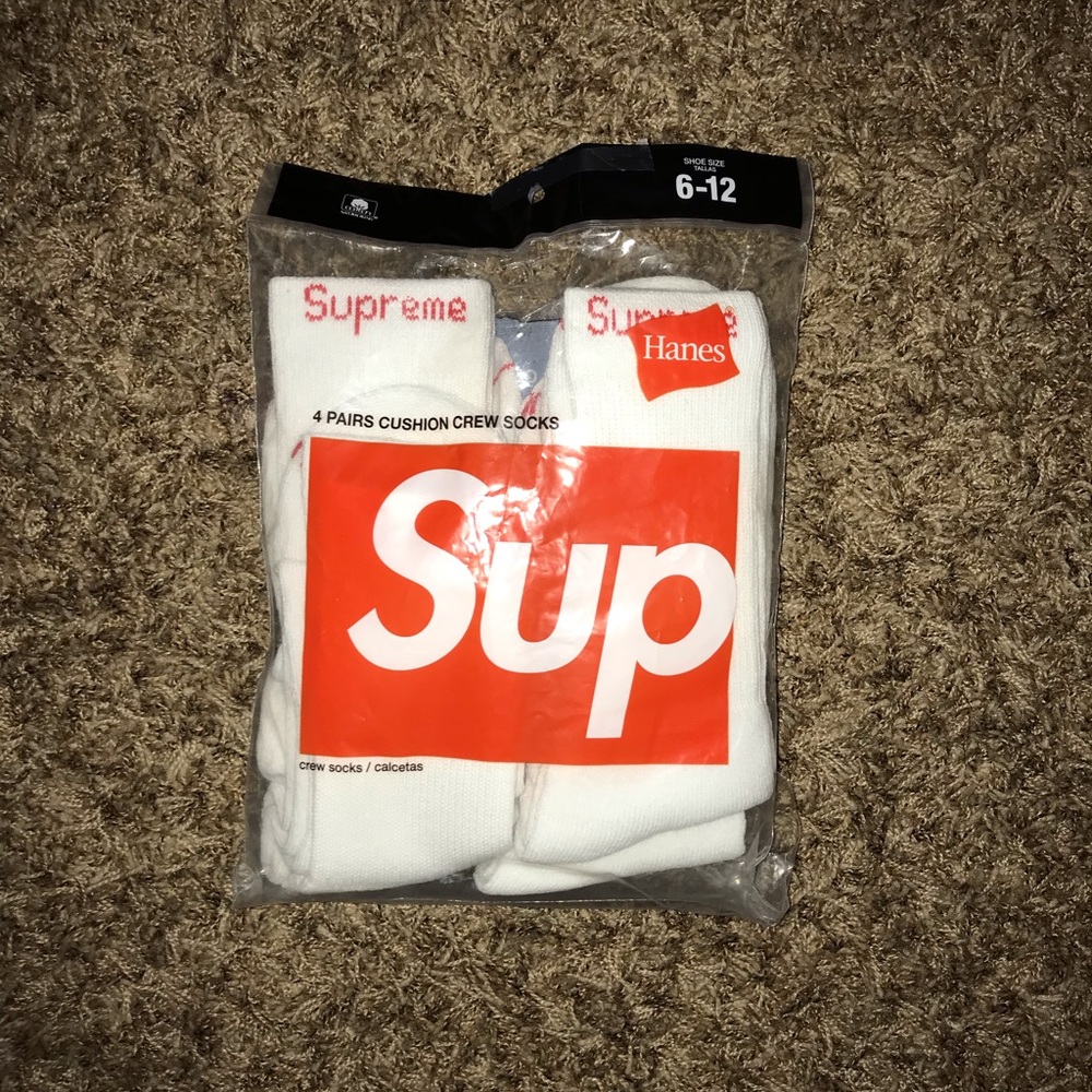 Supreme X Hanes socks